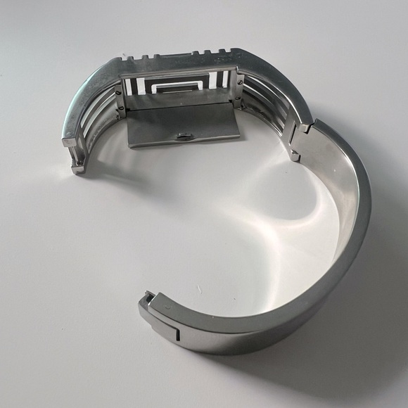 Tory Burch FitBit Bracelet Silver - Picture 6 of 8